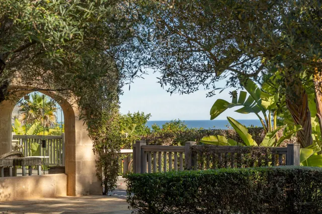 VILLA OLIVARA · JARDINES MEDITERRANEOS Y VISTAS AL MAR EN JA - foto 2