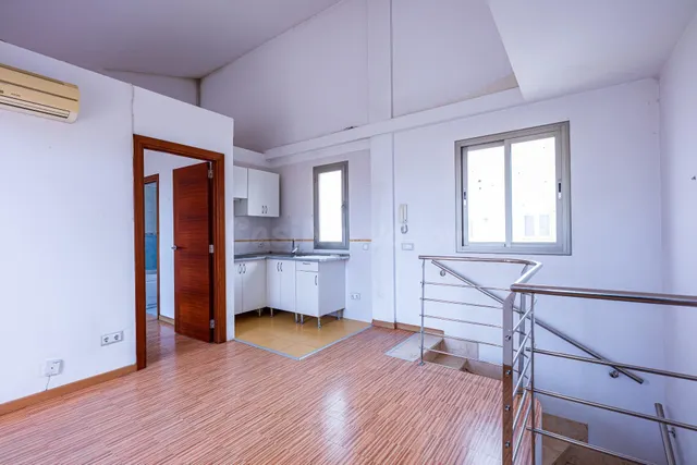 ATICO PARA REFORMAR CON GRAN TERRAZA A 200M DEL MAR — 5