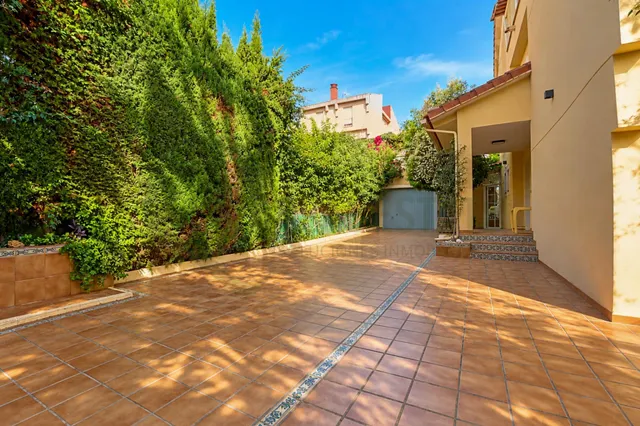 Chalet independiente a 100 m del mar con jardín y piscina en Cabo de las Huertas. — 13