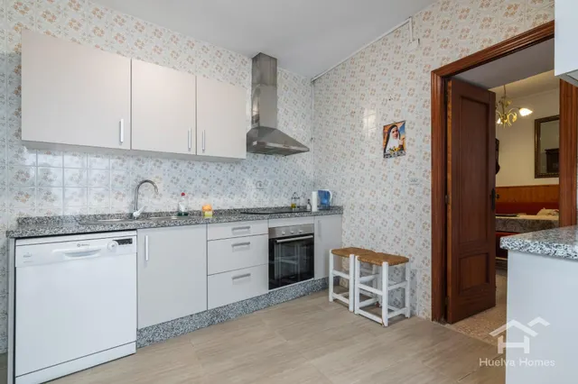 Casa tradicional con patio y acceso por dos calles en el centro de Ayamonte — 11