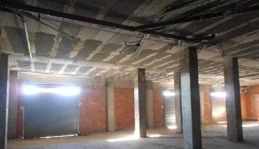 Local comercial 889m² en venta - Zona Llombai - foto 2