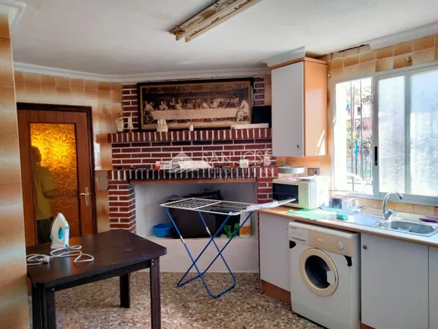 SE VENDE CHALET EN ELCHE — 34