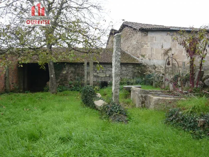 CASA CON ENCANTO PARA REFORMAR