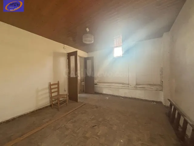 CASA PARA REFORMAR A TU GUSTO EN UTIEL - foto 2