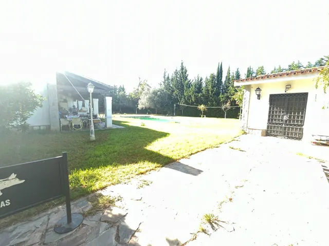 GRAN CHOLLO-FINCA URBANA DE 2600 METROS CON GRAN CHALET , DOS  VIVIENDAS,  TRASTERO Y PISCINA — 22