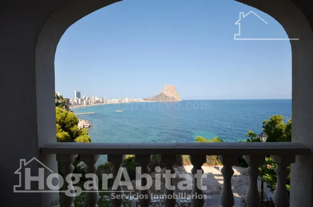 ¡IMPRESIONANTES VISTAS AL MAR Y AL PEÑÓN IFACH! ADOSADO CON 