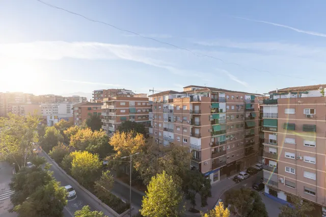 Piso luminoso de 3 dormitorios en la Antigua Ctra de Málaga — 9