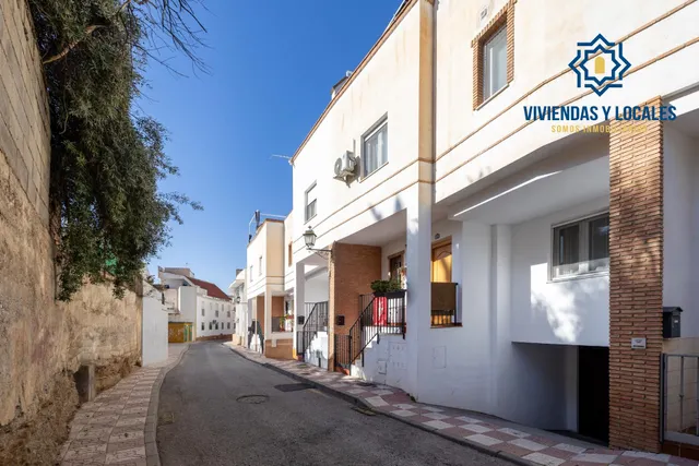 MARAVILLOSA CASA  A POCOS MINUTOS DEL CENTRO DE LA ZUBIA — 5