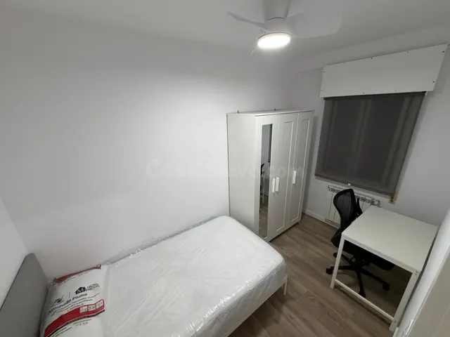 Amplio piso para chicas disponible para estudiantes en la zo - foto 3