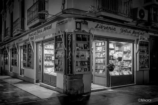 LA MEJOR ESQUINA PARA TU NEGOCIO EN EL CENTRO DE LORCA