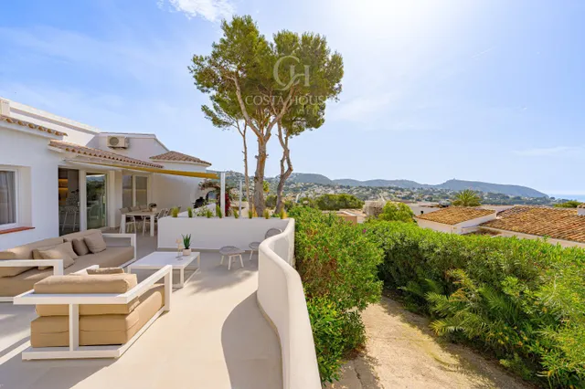 VILLA BRISA MORAIRA · MAR, LUZ Y ESENCIA MEDITERRANEA EN LA  - foto 2