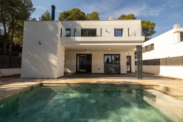 Exclusivo Chalet Nuevo en Benicassim - Montornes - foto 2