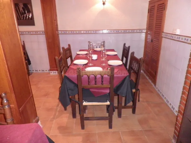 Local comercial con salida de humos junto a plaza. - foto 5
