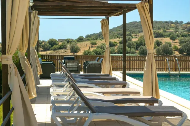Finca rústica con vivienda con piscina y licencia vacacional - foto 2
