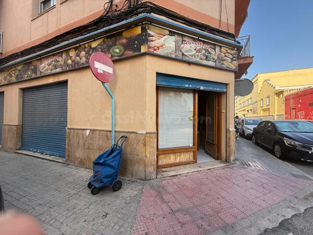 SE VENDE LOCAL COMERCIAL EN NOVELDA (ALICANTE) - foto 2