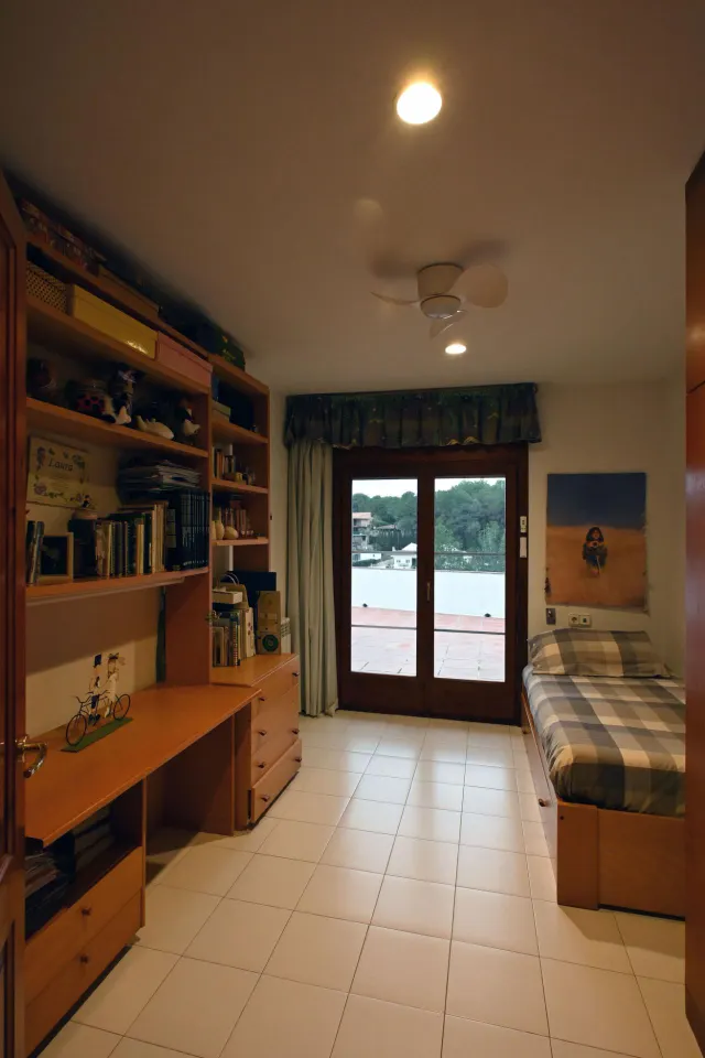 Chalet exclusivo en Tortosa con vistas a Els Ports, piscina y jardín privado — 22