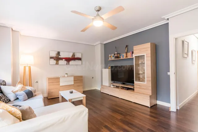 Casa con garaje de 106 m2, buhardilla y 3 plantas en el centro de molina — 3