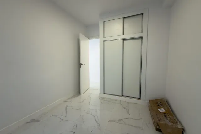 Piso completamente reformado – 3 habitaciones, y vistas parciales al mar — 13