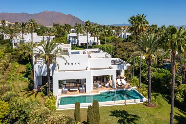 Chalet 4 habitaciones 615m² en venta - Costa Del Sol - foto 2