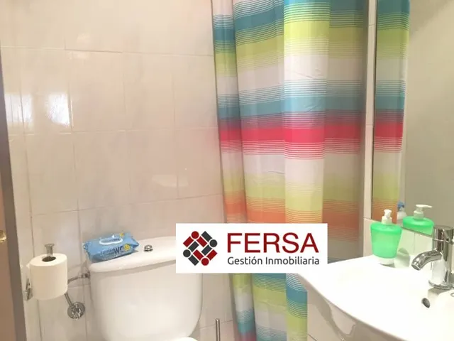 PISO AMUEBLADO EN ALQUILER CON ZONAS COMUNES CON JARDINES Y PISCINA — 9