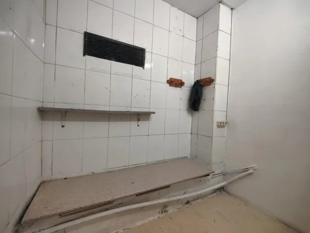 SE ALQUILA LOCAL PLANTA BAJA EN CENTRE VILA — 13