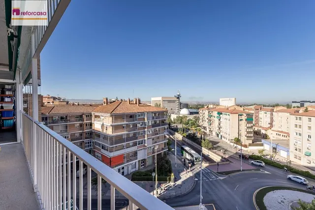 PISO REFORMADO CON VISTAS PANORÁMICAS A UN PASO DEL CENTRO DE GRANADA — 17
