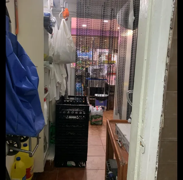 Local comercial - Santa Coloma de Gramenet (Santa Rosa) — 12