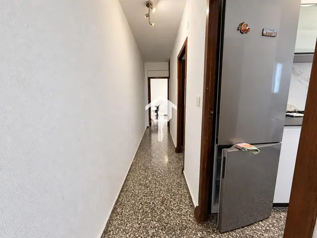 Ático en exclusiva totalmente reformado de 56 m2 con terraza en zona benalúa de Alicante: edificio con ascensor — 21