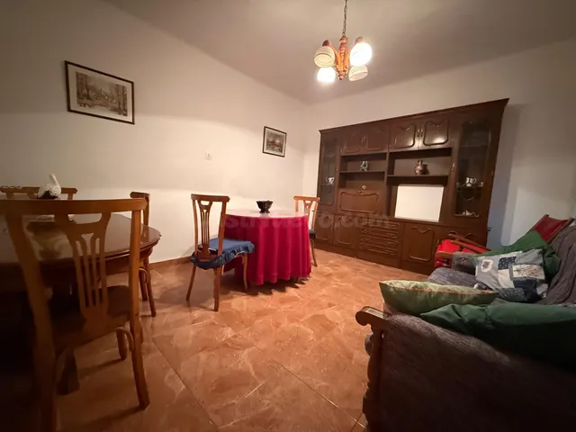 Se Vende Casa de Dos Plantas con Cueva en Canjayar - foto 2