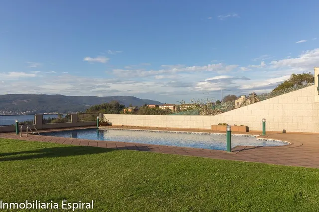 ¡Impresionante Chalet Familiar en Mogor, Marín! — 46