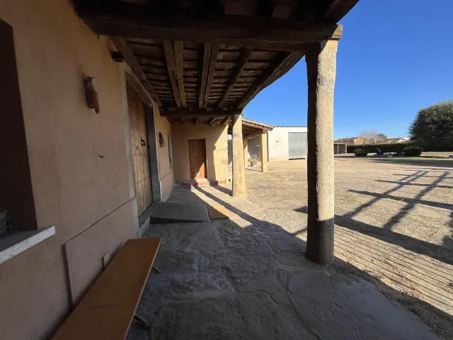 MASIA DEL S.XIX CON GRAN PARCELA — 9