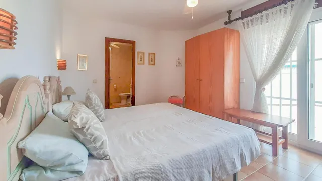 Cuidado chalet en Playa Honda, con piscina y garaje — 25