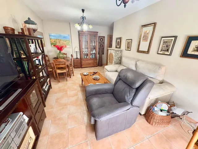 Apartamento en la Avd. Europa - foto 2