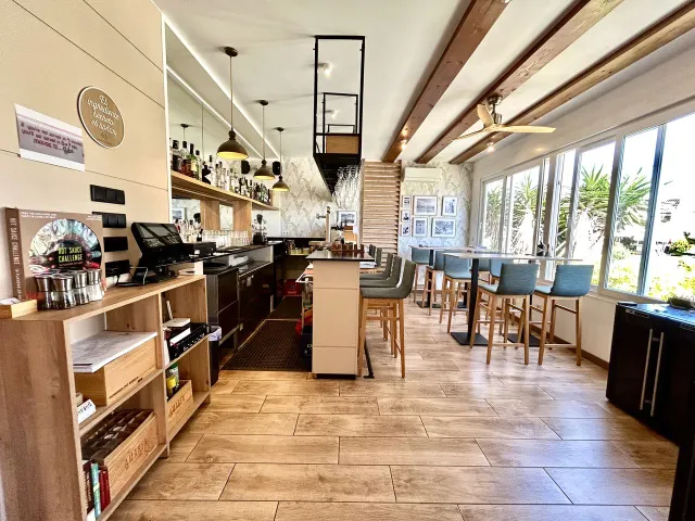 Local comercial 250m² en venta - Cabo Roig — 17