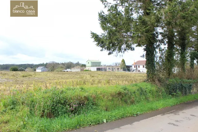 Solar de 890m2 en Oza - Carballo