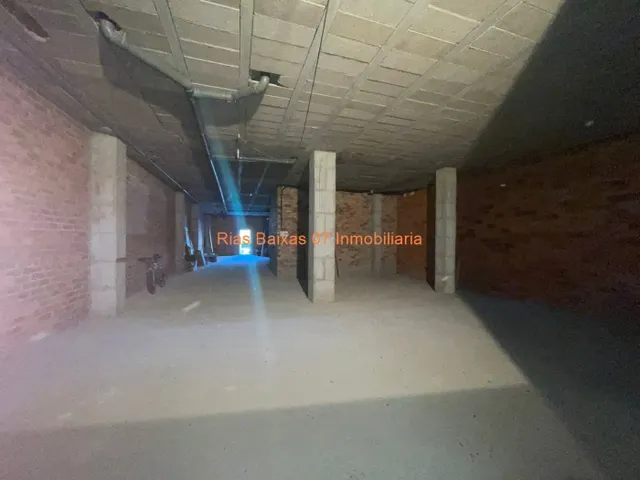REF 2960 LOCAL 200m2 LÓBREGO EN URBANIZACIÓN ( MOS ) — 2