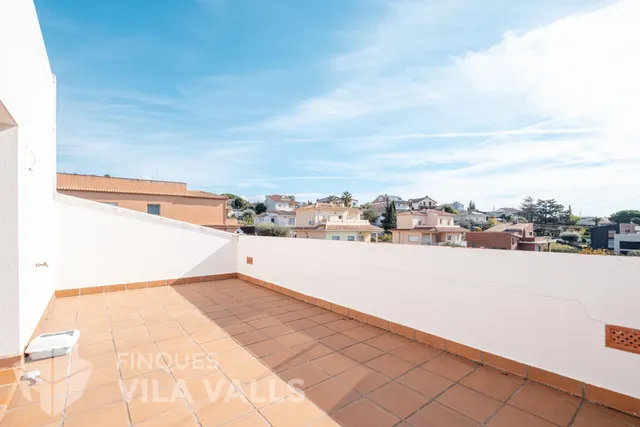 Chalet con piscina y 6 habitaciones en Can Regasol — 12