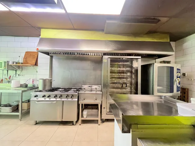 Traspaso de local Restaurante en calle Peatonal — 22