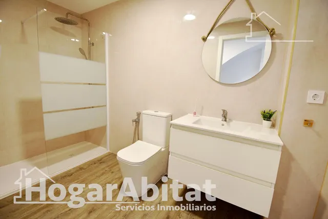 AMPLIA Y BONITA CASA REFORMADA CON 2 TERRAZAS — 50