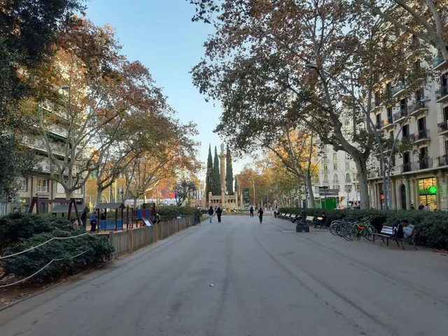 Apartamento con balcón junto a Passeig Sant Joan – Eixample — 14