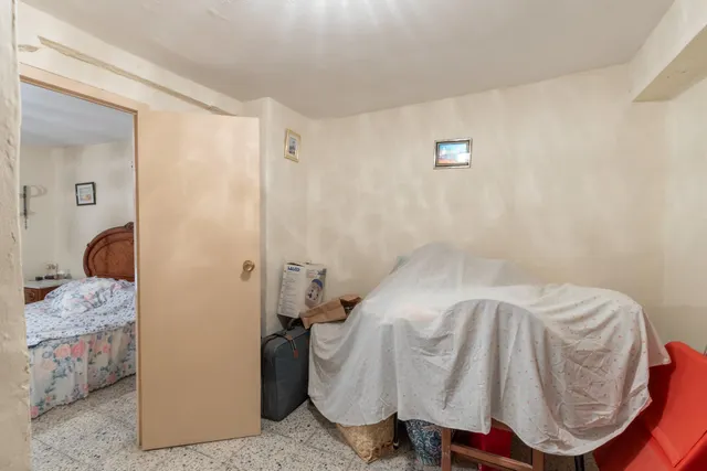 BONITA CASA PARA REFORMAR — 20