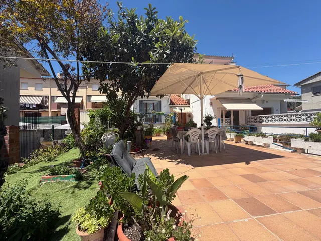 Casa de 5 habitaciones con garaje para 2 coches, terraza y aire acondicionado – lista para entrar a vivir — 42