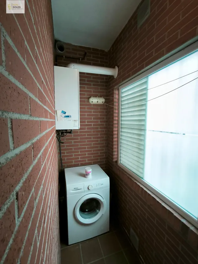 PRECIOSO BAJO EN ALQUILER CON DOS habitaciones Y AMPLIA TERRAZA. — 17