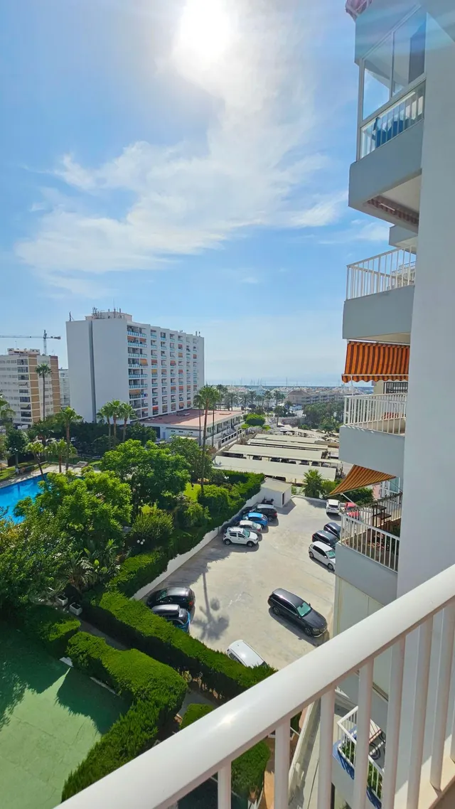APARTAMENTO DE 2 DORMITORIOS A 100 MTS DE LA PLAYA EN BENALMÁDENA — 21