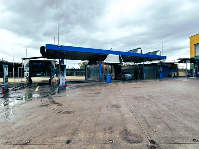 SE VENDE LAVACOCHES AUTOMATIZADO 24H CON PARCELA EN PROPIEDA - foto 5