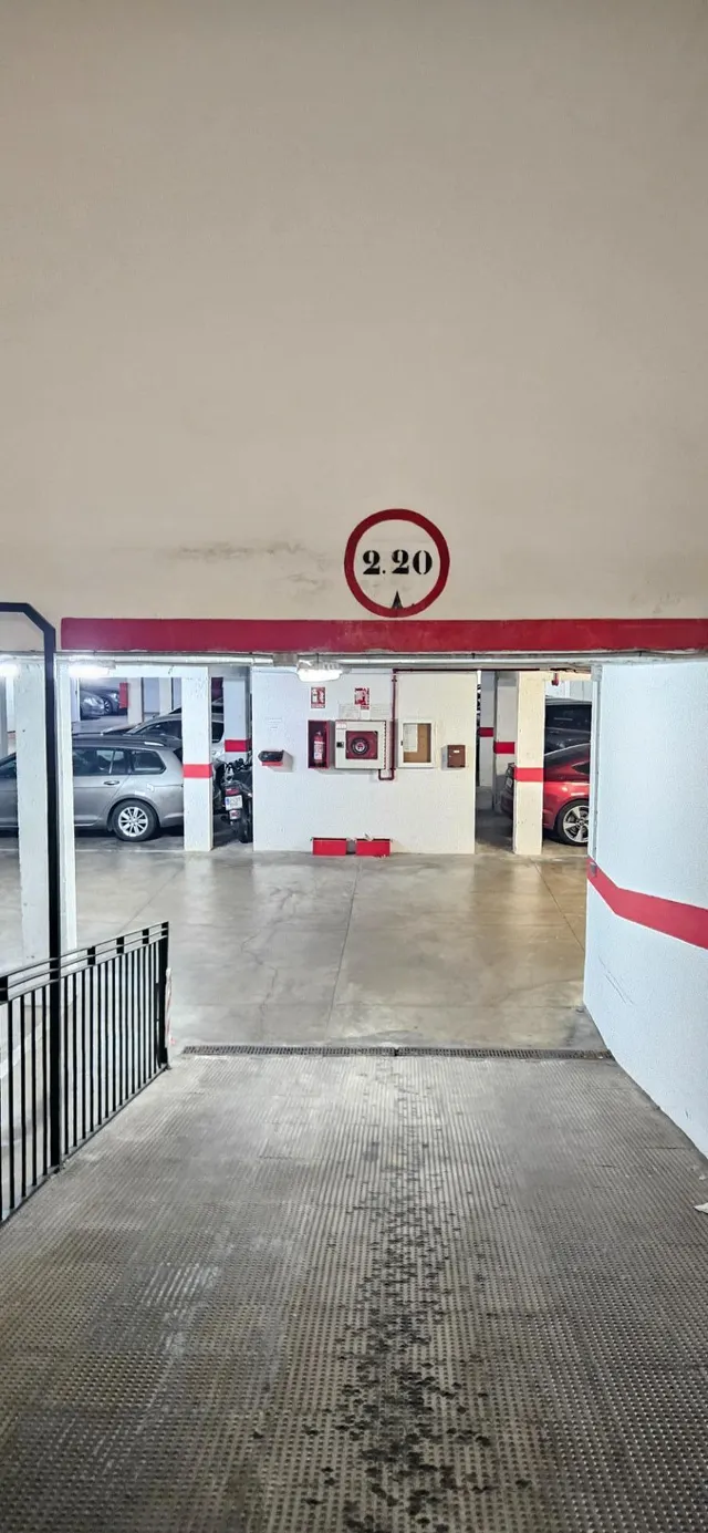Amplia plaza de garaje en zona los pirralos-carlos i — 6