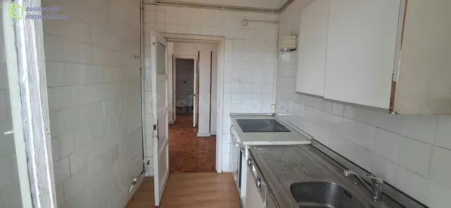 SE VENDE APARTAMENTO LUMINOSO CON GRAN POTENCIAL EN ZONA ALC - foto 5