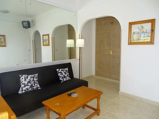 Estudio en esquina a 200 m del mar en La Carihuela, Torremolinos — 3