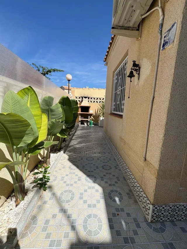 ESTUPENDA CASA REFORMADA CON LICENCIA TURÍSTICA EN JARDÍN DEL MAR III, TORREVIEJA ☀️ — 38