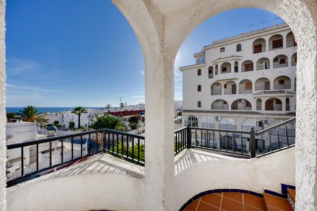 Spacious Apartment in Lomas de Mar, Torrelamata — 28